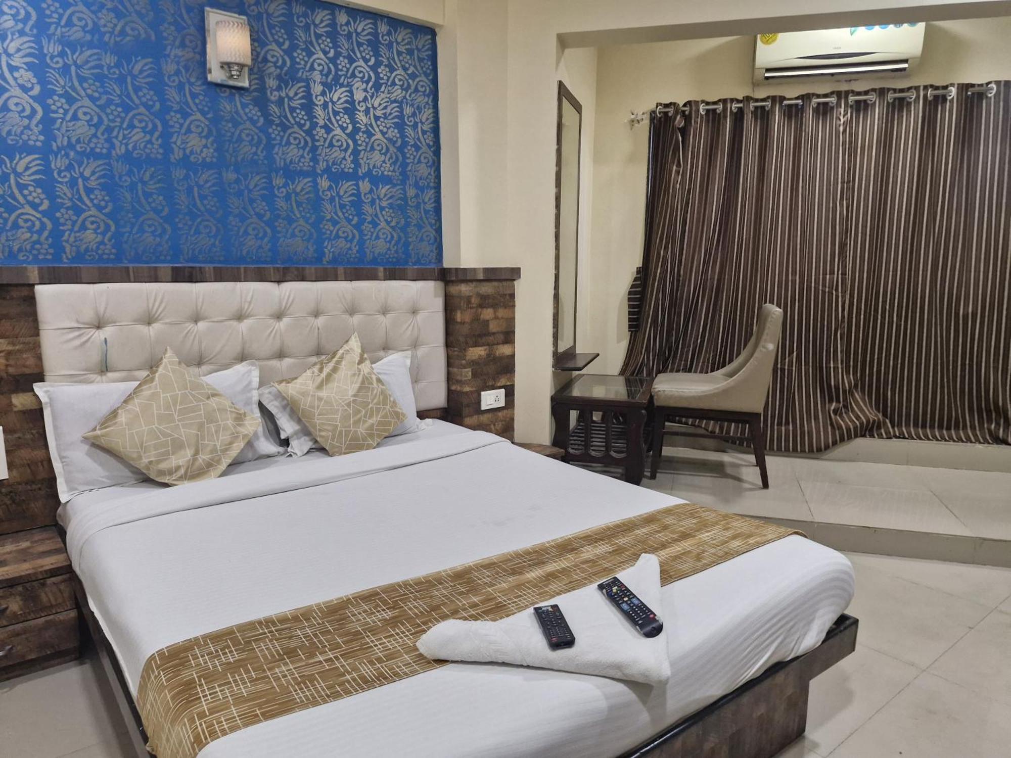 Hotel Crystal Park Near Nesco Exhibition Center Mumbai Exterior foto